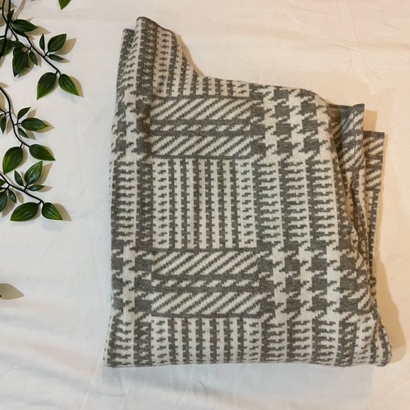 Boxy plaid structured sweater - Picture 2 of 2